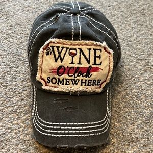 Wine o’clock somewhere hat